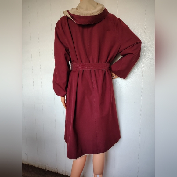 Etienne Aigner Beige and Burgundy Reversible Trench Coat Size 10 P - Picture 7 of 10